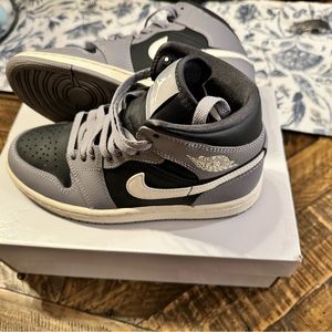 Jordan 1 💜 purple smokes fume violet 8 in women’s worn half a day brand new!